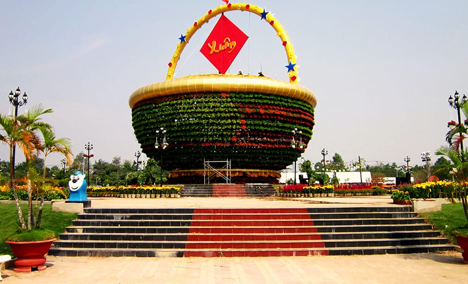 Sa Dec Flower Village Travel Guide – Boats, Roses, and Mekong Delta Garden Culture