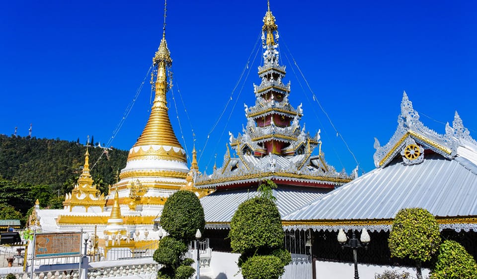 How to Navigate Yangon Like a Consultant – Temples, Food, and Street Reality